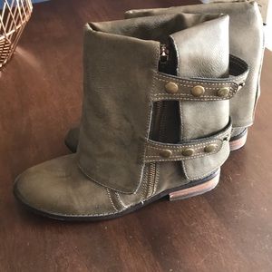 Colin Stuart fold down boot